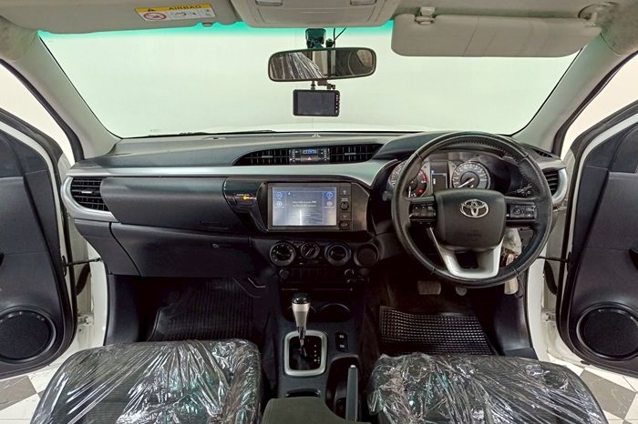 REVO 2WD 2020 2.4 MID MT SMART CAB WHITE  155 full