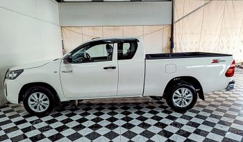 REVO 2WD 2020 2.4 MID MT SMART CAB WHITE  155 full