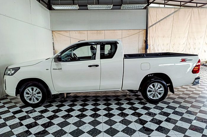 REVO 2WD 2020 2.4 MID MT SMART CAB WHITE  155 full