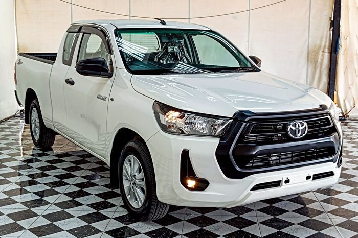 REVO 2WD 2020 2.4 MID MT SMART CAB WHITE  155 full