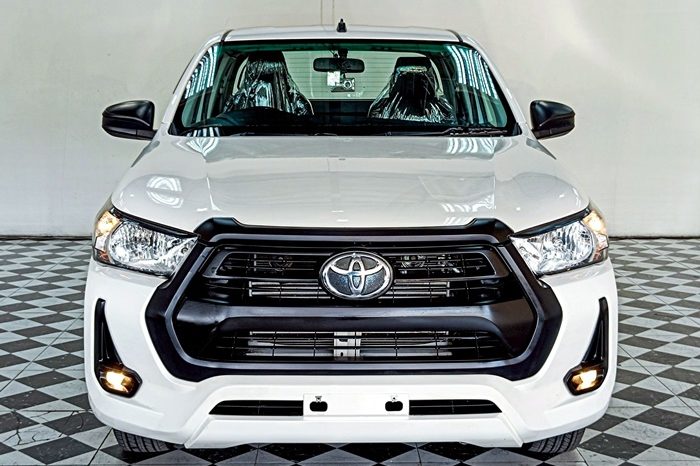 REVO 2WD 2020 2.4 MID MT SMART CAB WHITE  155 full