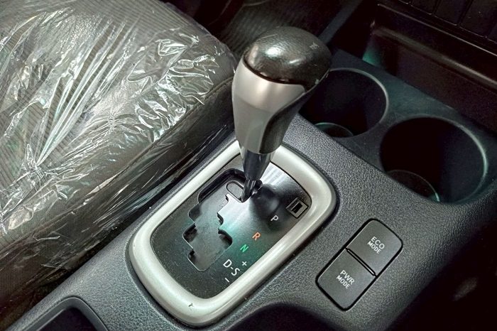 REVO 2WD 2020 2.4 MID MT SMART CAB WHITE  155 full