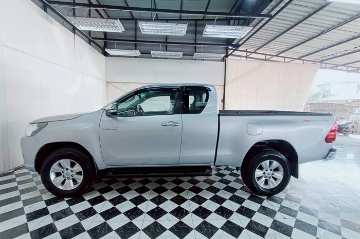 REVO PRE 2016 2.4E AT SMART CAB SILVER  1693 full