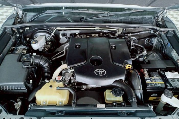 REVO PRE 2016 2.4E AT SMART CAB SILVER  1693 full