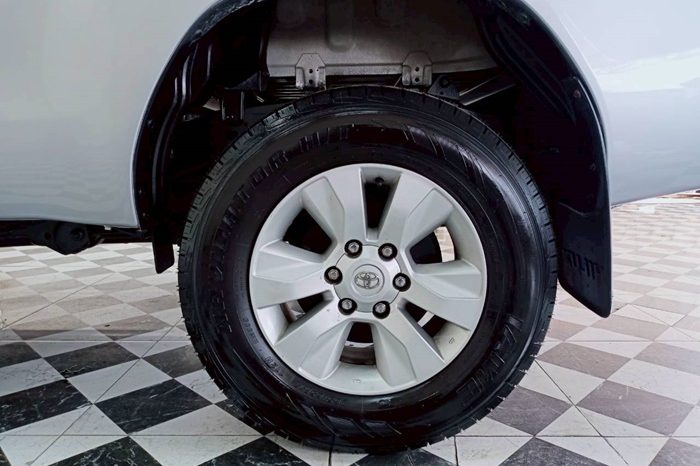 REVO PRE 2016 2.4E AT SMART CAB SILVER  1693 full