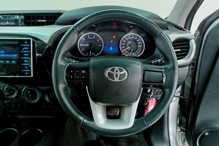 REVO PRE 2016 2.4E AT SMART CAB SILVER  1693 full