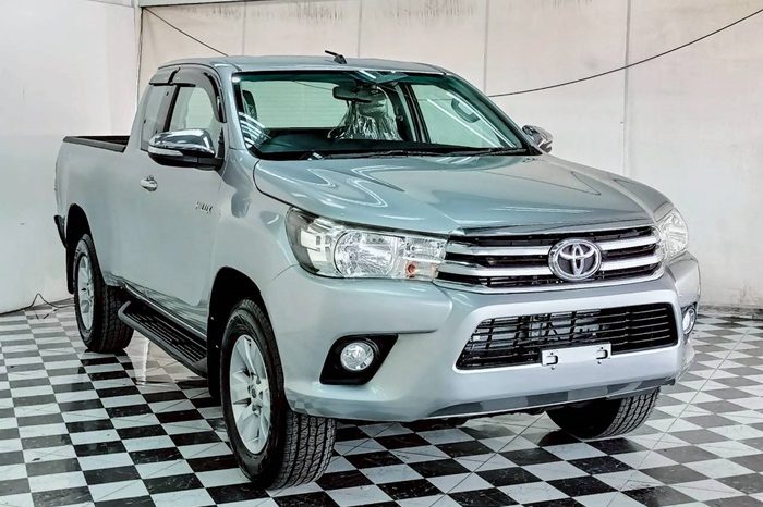 REVO PRE 2016 2.4E AT SMART CAB SILVER  1693 full