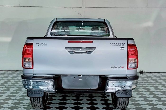 REVO PRE 2016 2.4E AT SMART CAB SILVER  1693 full