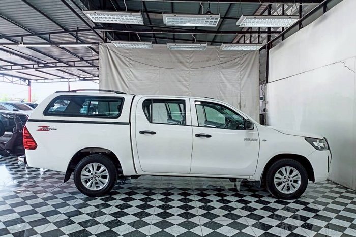 REVO 2WD 2020 2.4 MID AT DOUBLE CAB WHITE  2576 full