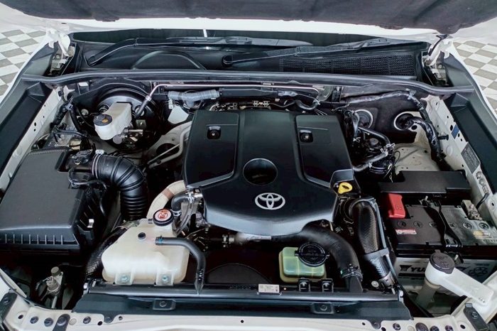 REVO 2WD 2020 2.4 MID AT DOUBLE CAB WHITE  2576 full