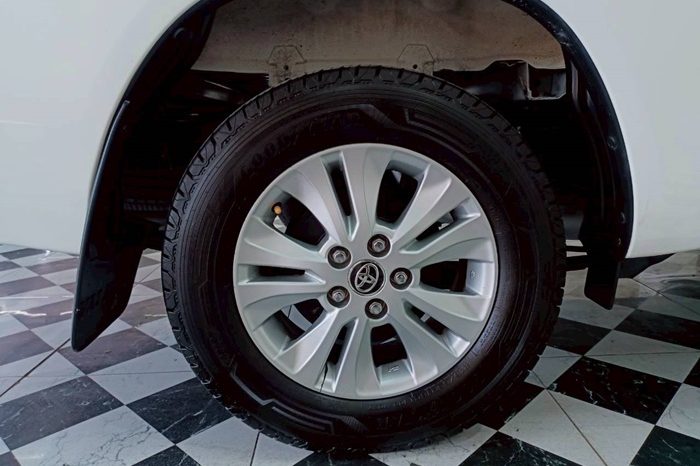 REVO 2WD 2020 2.4 MID AT DOUBLE CAB WHITE  2576 full