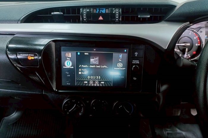 REVO 2WD 2020 2.4 MID AT DOUBLE CAB WHITE  2576 full