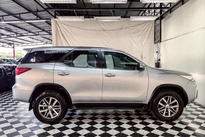 TOYOTA 4WD 2015 2.8V AT FORTUNER SILVER  2908 full