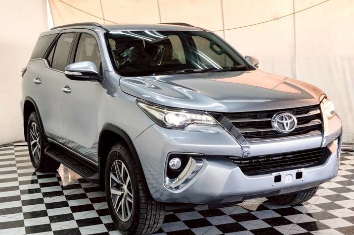 TOYOTA 4WD 2015 2.8V AT FORTUNER SILVER  2908 full