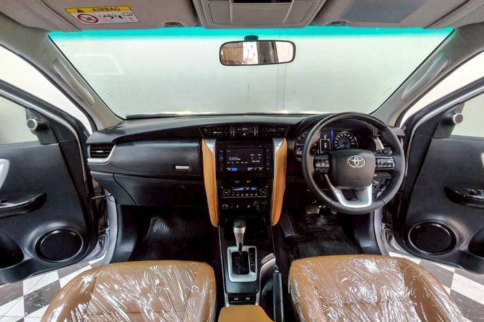 TOYOTA 4WD 2015 2.8V AT FORTUNER SILVER  2908 full