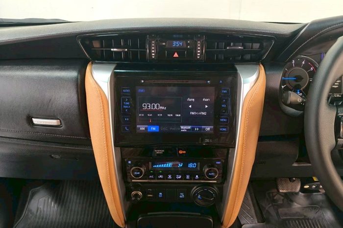 TOYOTA 4WD 2015 2.8V AT FORTUNER SILVER  2908 full