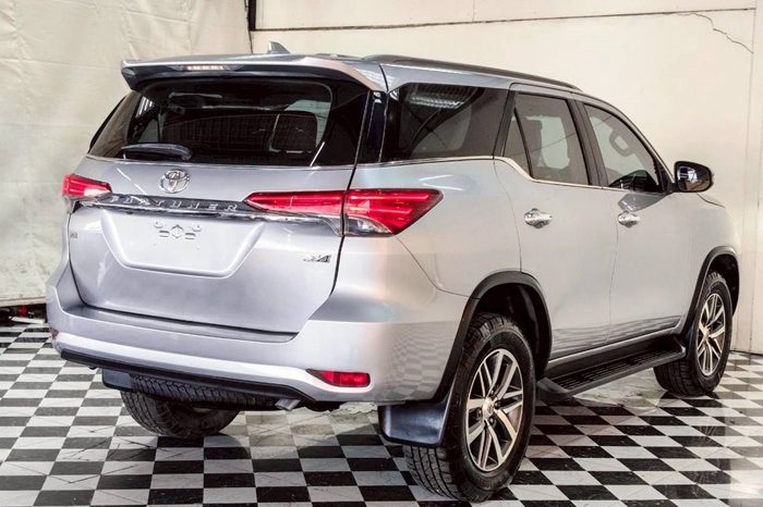 TOYOTA 4WD 2015 2.8V AT FORTUNER SILVER  2908 full