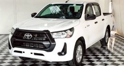 REVO 2WD 2020 2.4 MID AT DOUBLE CAB WHITE  3059