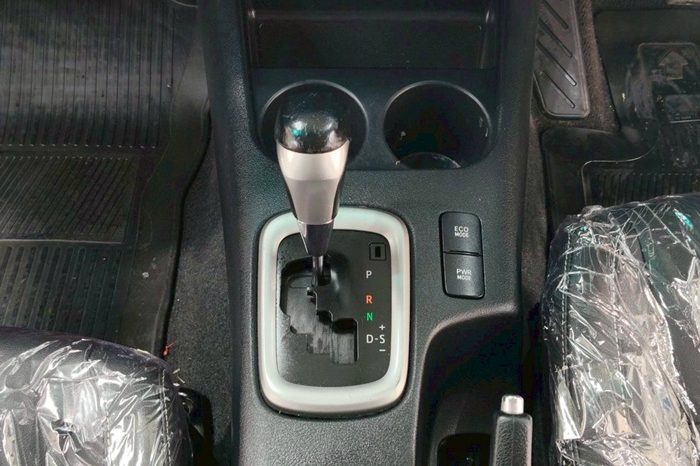 REVO 2WD 2020 2.4 MID AT DOUBLE CAB WHITE  3059 full