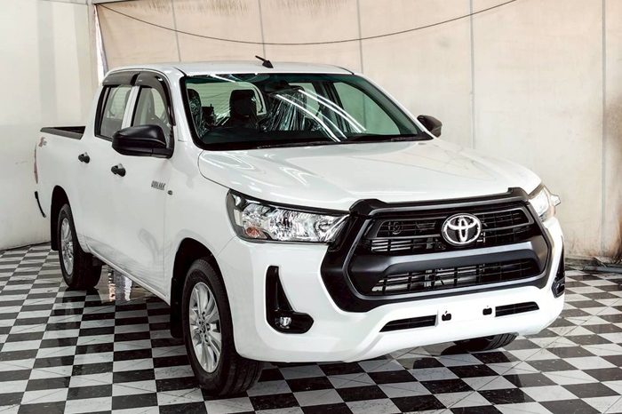 REVO 2WD 2020 2.4 MID AT DOUBLE CAB WHITE  3059 full