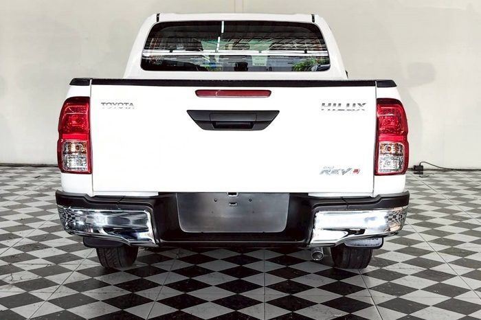 REVO 2WD 2020 2.4 MID AT DOUBLE CAB WHITE  3059 full