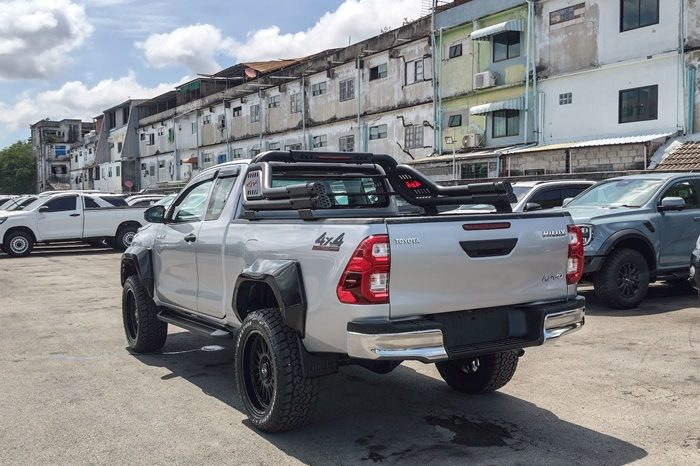 REVO 4WD 2018 2.4J AT SMART CAB SILVER  4030 full