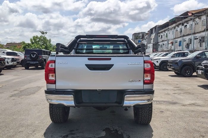 REVO 4WD 2018 2.4J AT SMART CAB SILVER  4030 full