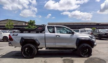 REVO 4WD 2018 2.4J AT SMART CAB SILVER  4030 full