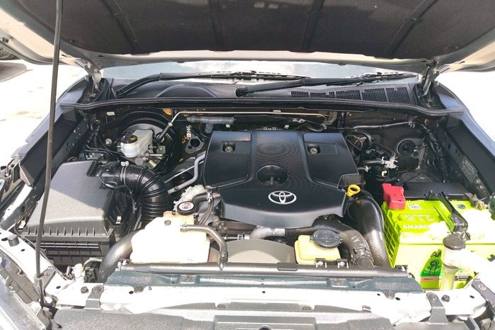 REVO 4WD 2018 2.4J AT SMART CAB SILVER  4030 full