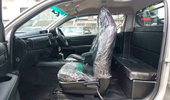 REVO 4WD 2018 2.4J AT SMART CAB SILVER  4030 full
