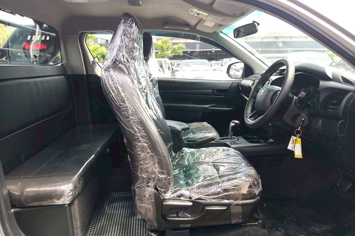 REVO 4WD 2018 2.4J AT SMART CAB SILVER  4030 full