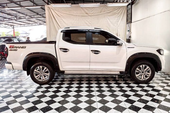 MG 4WD 2020 2.0 AT DOUBLE CAB WHITE 5055 full