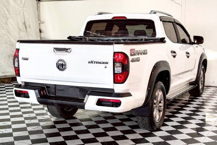 MG 4WD 2020 2.0 AT DOUBLE CAB WHITE 5055 full