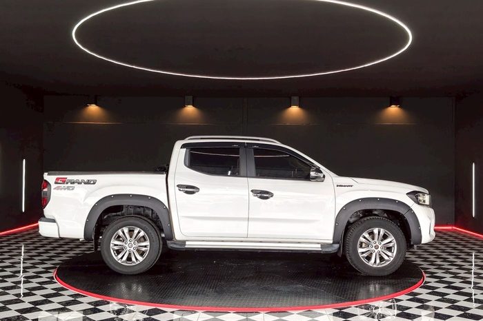 MG 4WD 2020 2.0 AT DOUBLE CAB WHITE 5055 full