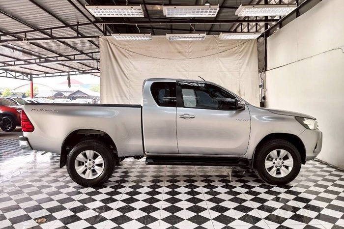 REVO PRE 2017 2.4E AT SMART CAB SILVER  5315 full