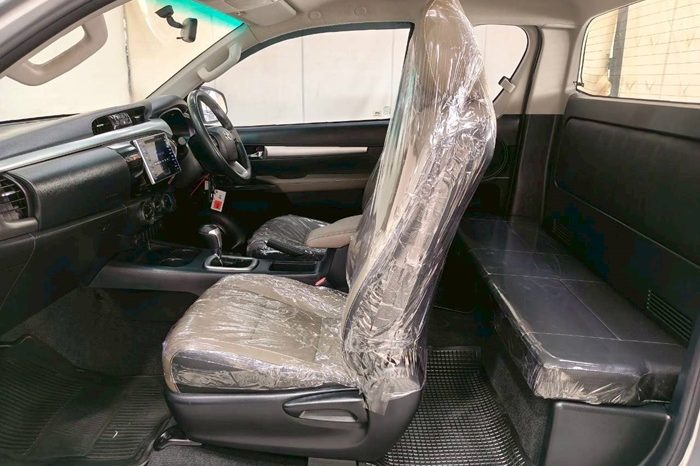 REVO PRE 2017 2.4E AT SMART CAB SILVER  5315 full