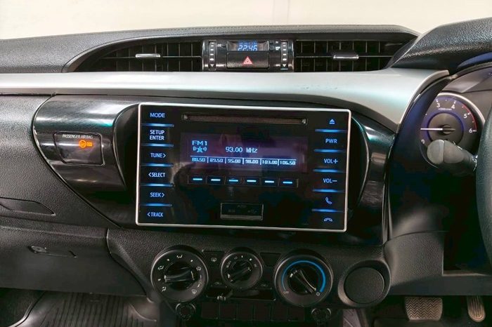 REVO PRE 2017 2.4E AT SMART CAB SILVER  5315 full