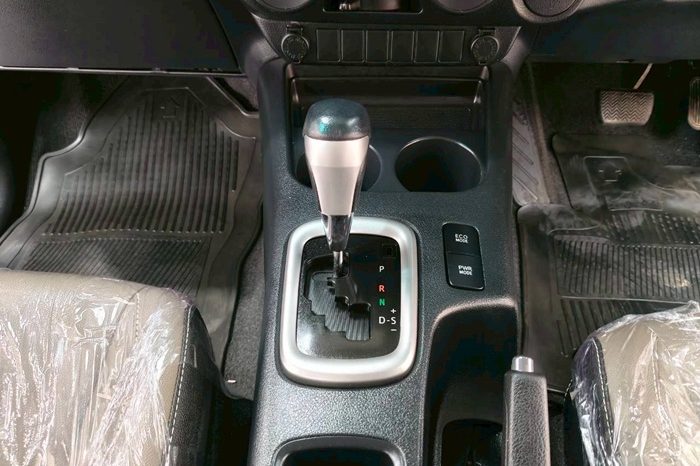 REVO PRE 2017 2.4E AT SMART CAB SILVER  5315 full