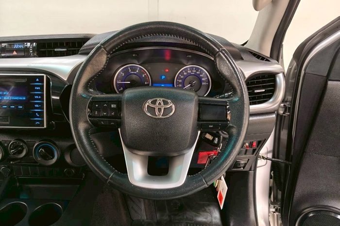 REVO PRE 2017 2.4E AT SMART CAB SILVER  5315 full