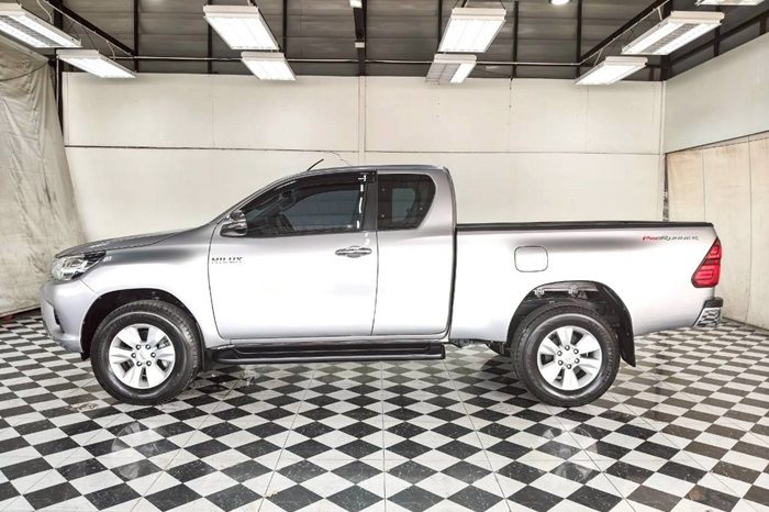 REVO PRE 2017 2.4E AT SMART CAB SILVER  5315 full