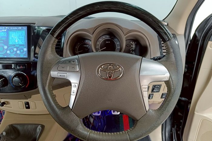 VIGO PRE 2008 3.0G MT DOUBLE CAB BLACK  5522 full