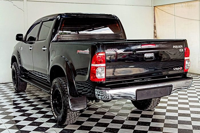 VIGO PRE 2008 3.0G MT DOUBLE CAB BLACK  5522 full