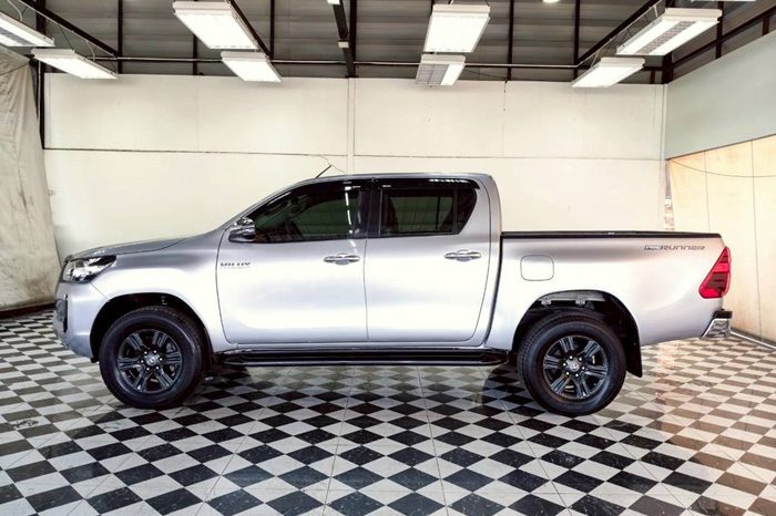 REVO PRE 2020 2.4 ENTRY AT DOUBLE CAB SILVER  5537 full