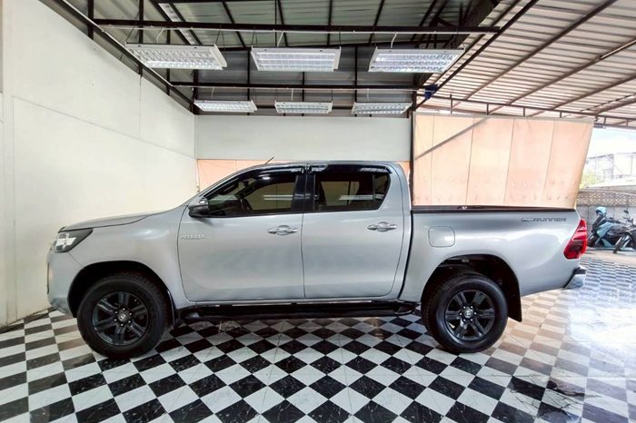 REVO PRE 2020 2.4 ENTRY AT DOUBLE CAB SILVER  5537 full