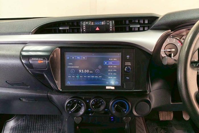 REVO PRE 2020 2.4 ENTRY AT DOUBLE CAB SILVER  5537 full