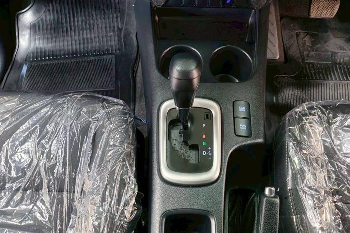 REVO PRE 2020 2.4 ENTRY AT DOUBLE CAB SILVER  5537 full