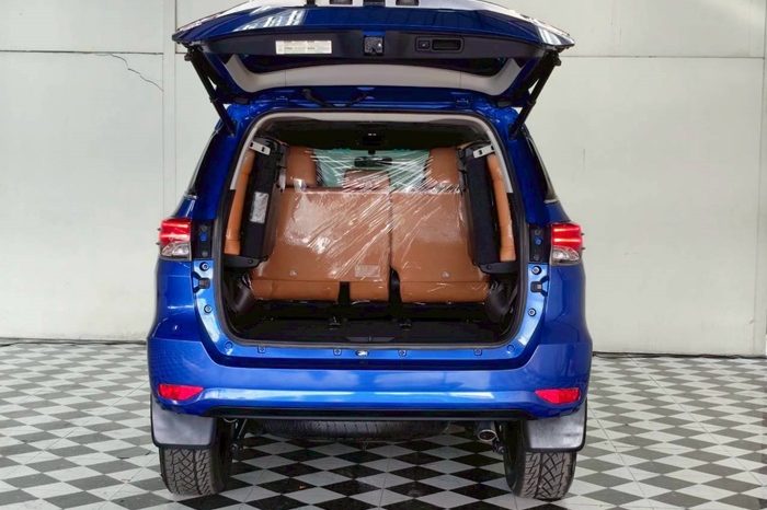 TOYOTA 4WD 2018 2.8V AT FORTUNER BLUE  57 full