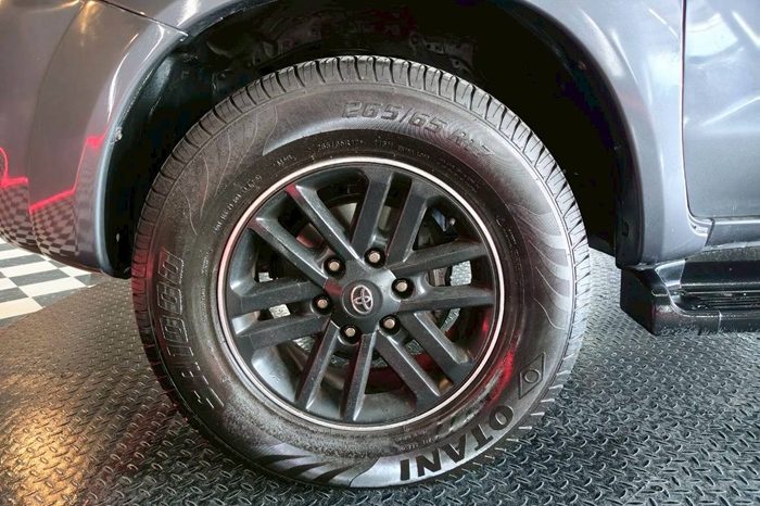 TOYOTA 4WD 2006 3.0V AT FORTUNER DARK GREY  6238 full