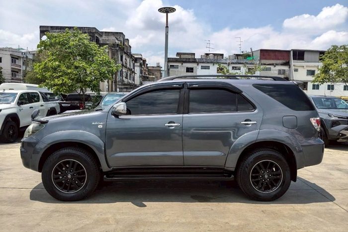 TOYOTA 4WD 2006 3.0V AT FORTUNER DARK GREY  6238 full