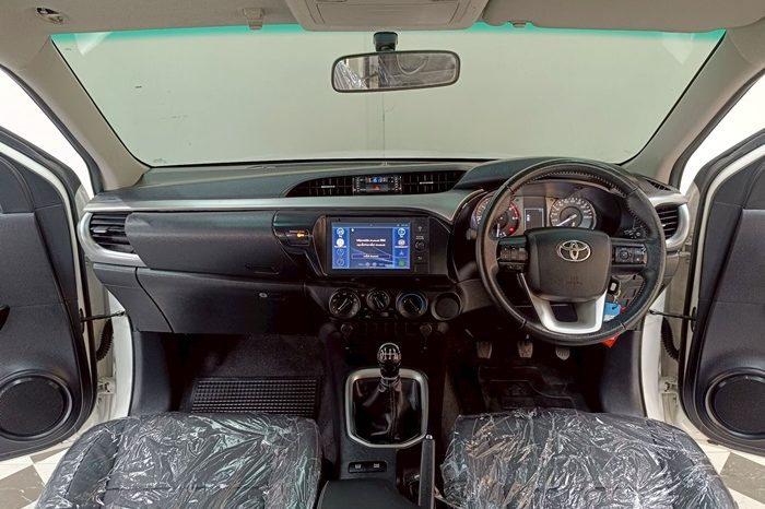 REVO 2WD 2021 2.4 MID MT SMART CAB WHITE  6419 full